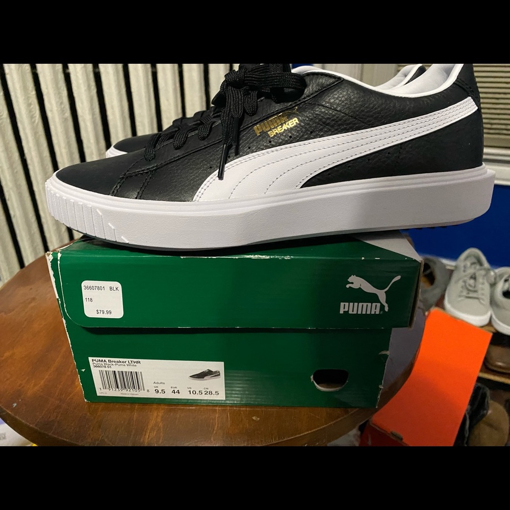 Sneakers